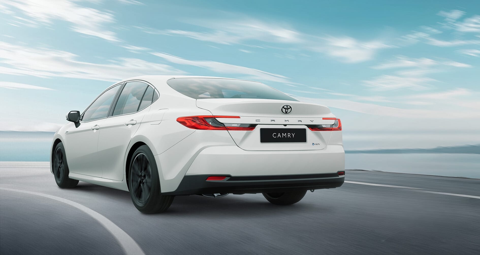 Slim Three-Dimensional Linear Lamps