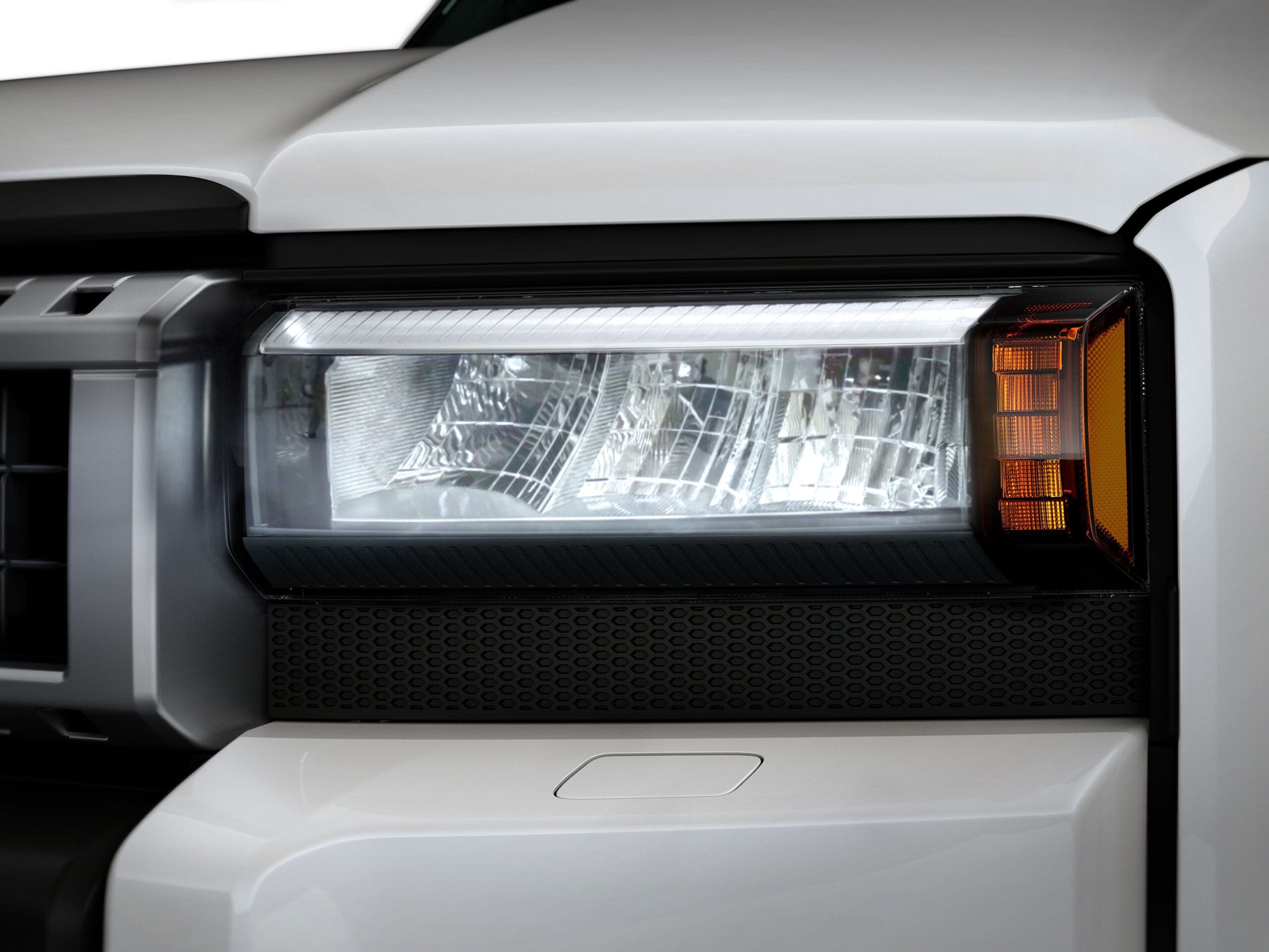 Three reflector type LED headlamp (Local specification)